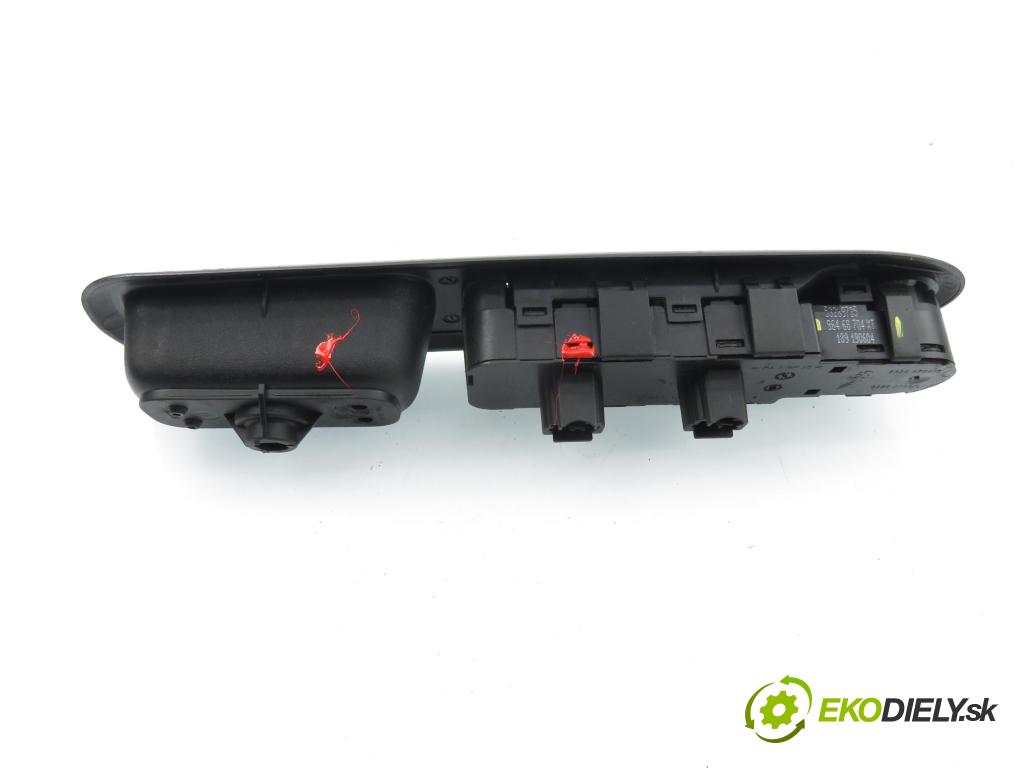 PEUGEOT 407 (6D_) SEDAN 2005 80,00 1.6 HDi 110 - 9HZ (DV6TED4) 1560,00 Panel ovládania okien 96468704XT
