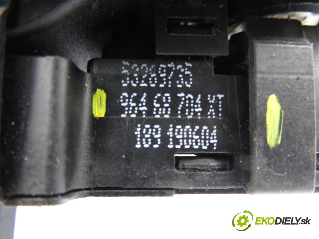 PEUGEOT 407 (6D_) SEDAN 2005 80,00 1.6 HDi 110 - 9HZ (DV6TED4) 1560,00 Panel ovládania okien 96468704XT