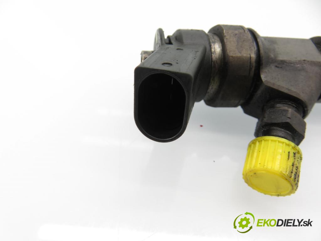 BMW 3 Touring (E46) KOMBI 2004 110,00 320 d 150 - M47 D20 (204D4) 1995,00 vstrekovač 0445110131 ; 7789661 (Vstrekovač paliva)