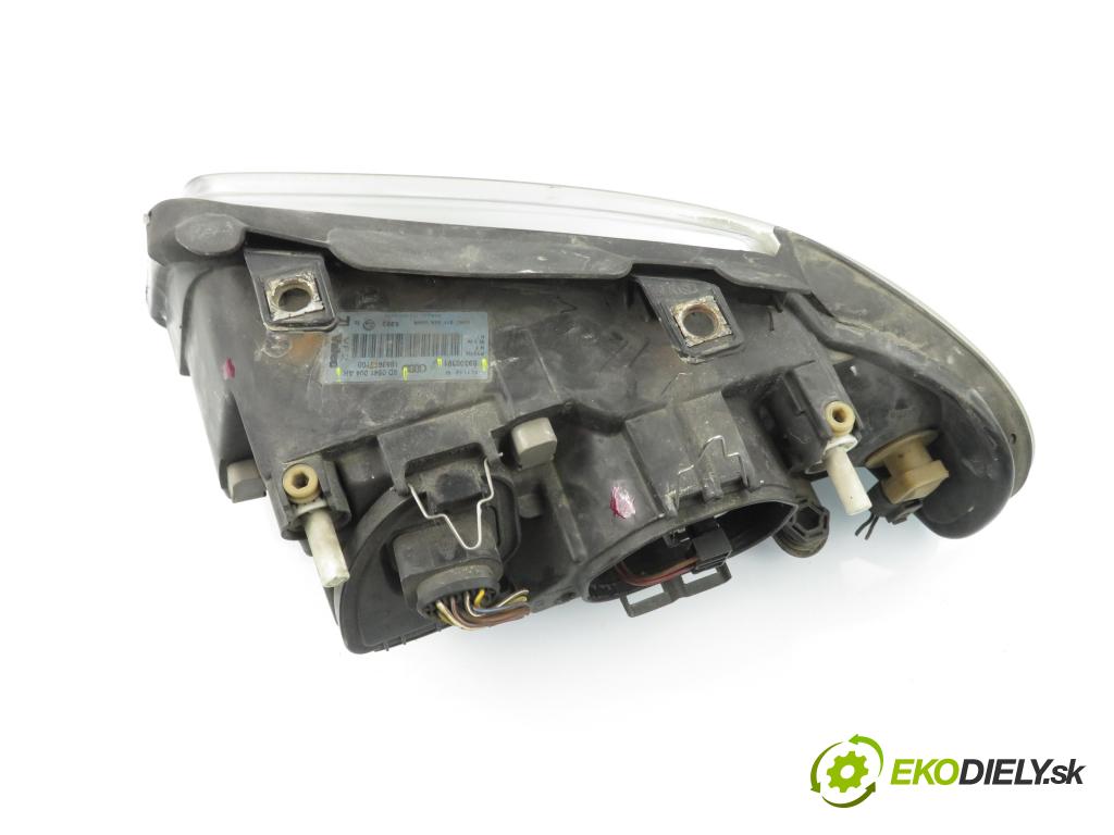 AUDI A4 (8D2, B5) SEDAN 2000 74,00 1.6 - AHL 1595,00 Svetlo PP 8D0941004AK ; 89300381