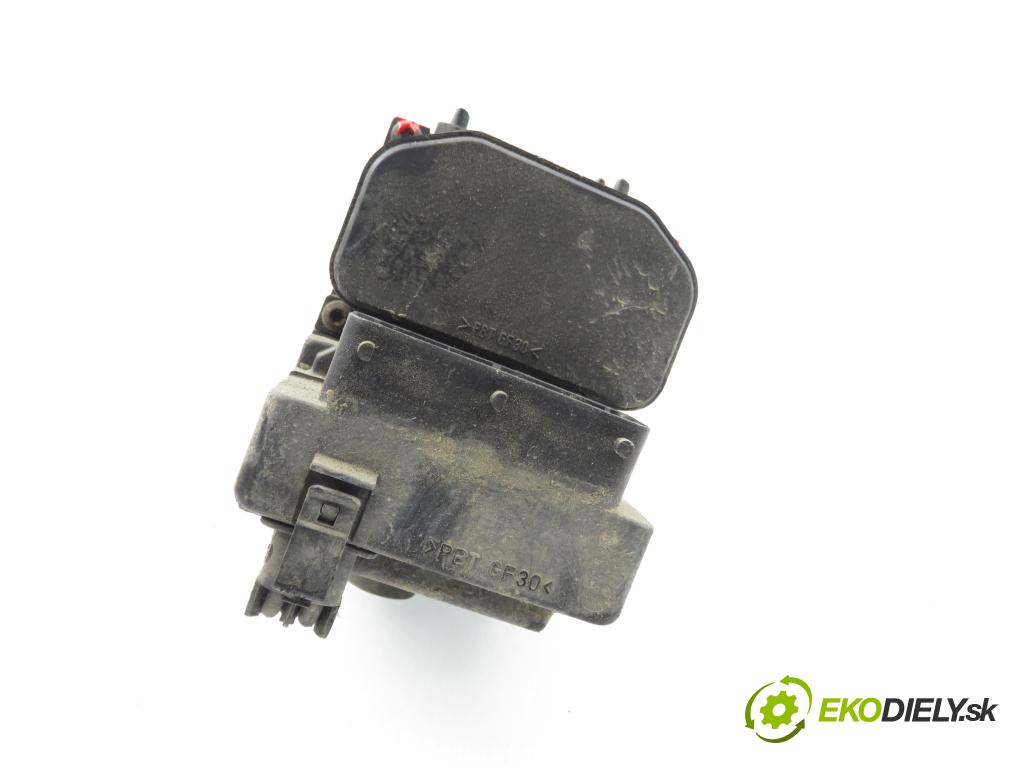 AUDI A4 Avant (8D5, B5) KOMBI 1998 66,00 1.9 TDI - AHU 1896,00 Pumpa ABS 0273004281 ; 0265216559 ; 8E0614111AB (Pumpa ABS)