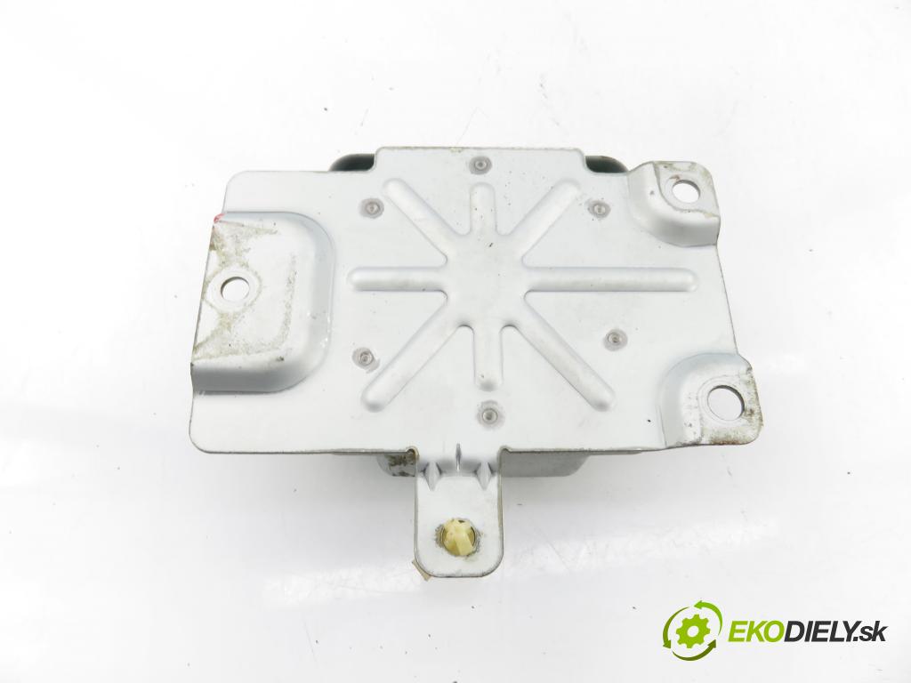 SUZUKI IGNIS (FH) HB 2001 61,00 1.3 4WD (RG413) - M13A 1328,00 MODUL air BAG 3891080G20