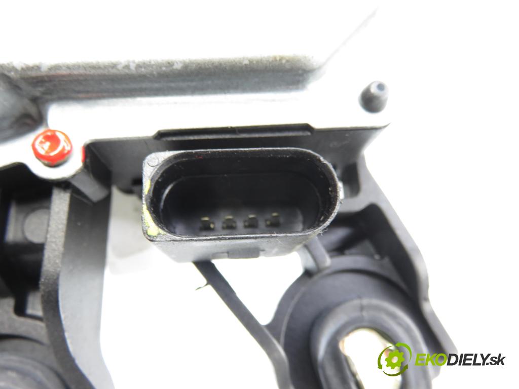 VW PASSAT B6 Variant (3C5) KOMBI 2007 77,00 1.9 TDI - BXE 1896,00 Motorček stierače zadné 3C9955711 ; 53027612