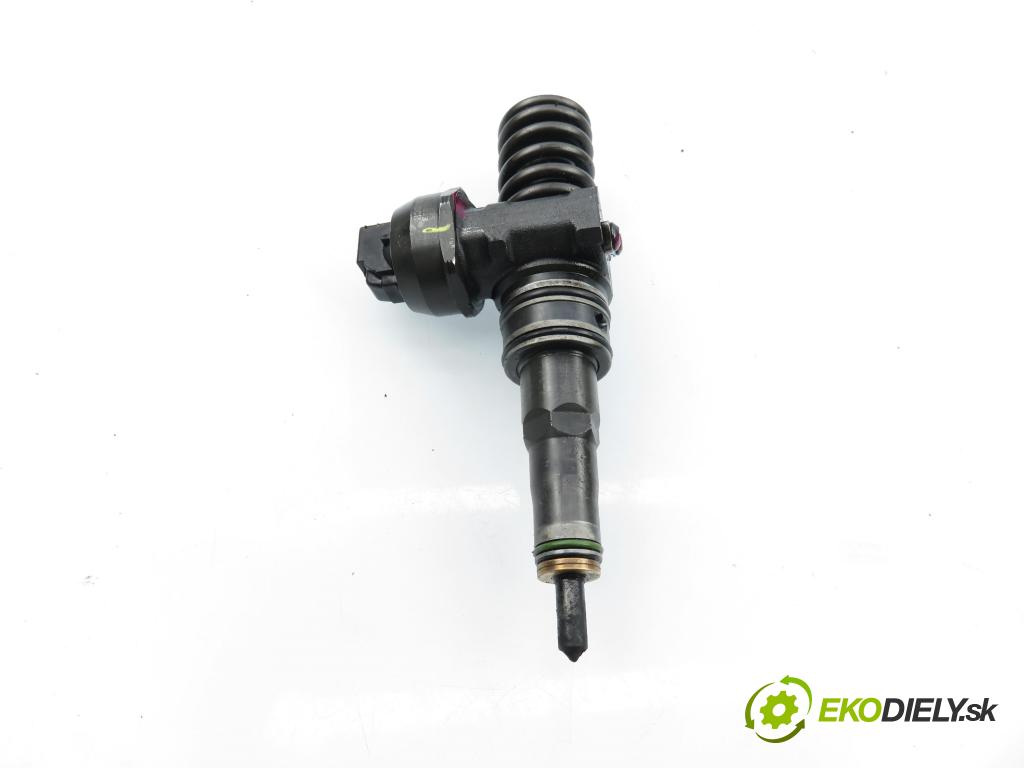 VW PASSAT B6 Variant (3C5) KOMBI 2006 103,00 2.0 TDI PD 8V 140 - BMP 1968,00 Vstrekovač 038130073AN ; 0414720209 (Vstrekovač paliva)