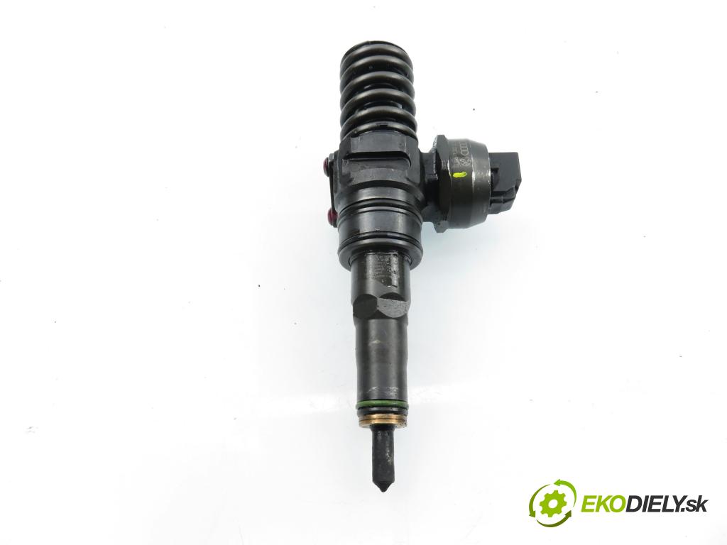 VW PASSAT B6 Variant (3C5) KOMBI 2006 103,00 2.0 TDI PD 8V 140 - BMP 1968,00 Vstrekovač 038130073AN ; 0414720209 (Vstrekovač paliva)