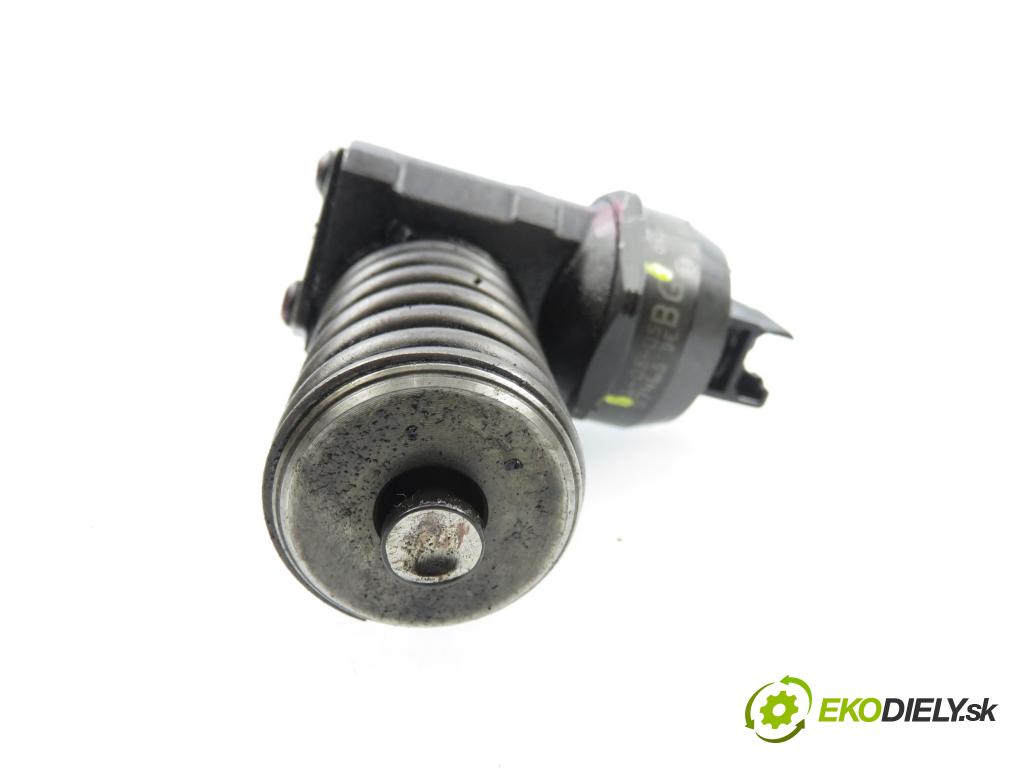 VW PASSAT B6 Variant (3C5) KOMBI 2006 103,00 2.0 TDI PD 8V 140 - BMP 1968,00 Vstrekovač 038130073AN ; 0414720209 (Vstrekovač paliva)