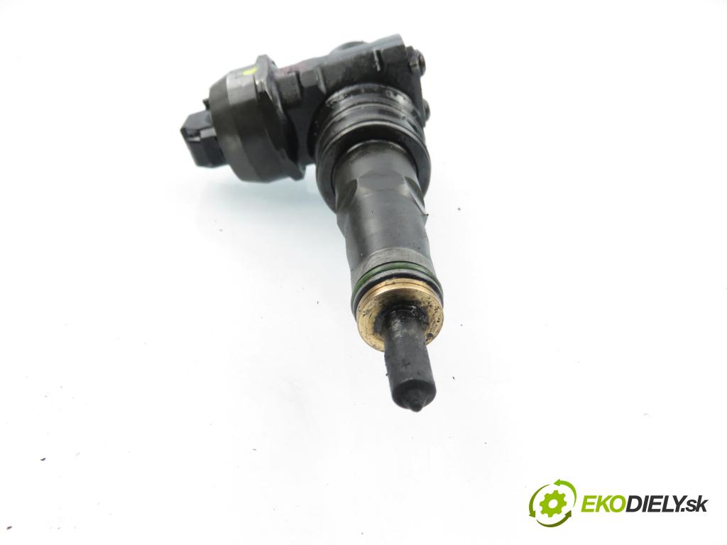 VW PASSAT B6 Variant (3C5) KOMBI 2006 103,00 2.0 TDI PD 8V 140 - BMP 1968,00 Vstrekovač 038130073AN ; 0414720209 (Vstrekovač paliva)