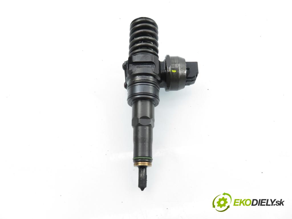 VW PASSAT B6 Variant (3C5) KOMBI 2006 103,00 2.0 TDI PD 8V 140 - BMP 1968,00 Vstrekovač 038130073AN ; 0414720209 (Vstrekovač paliva)