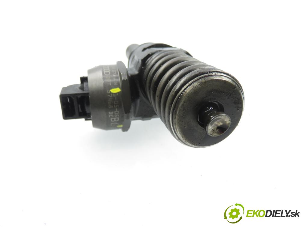 VW PASSAT B6 Variant (3C5) KOMBI 2006 103,00 2.0 TDI PD 8V 140 - BMP 1968,00 Vstrekovač 038130073AN ; 0414720209 (Vstrekovač paliva)