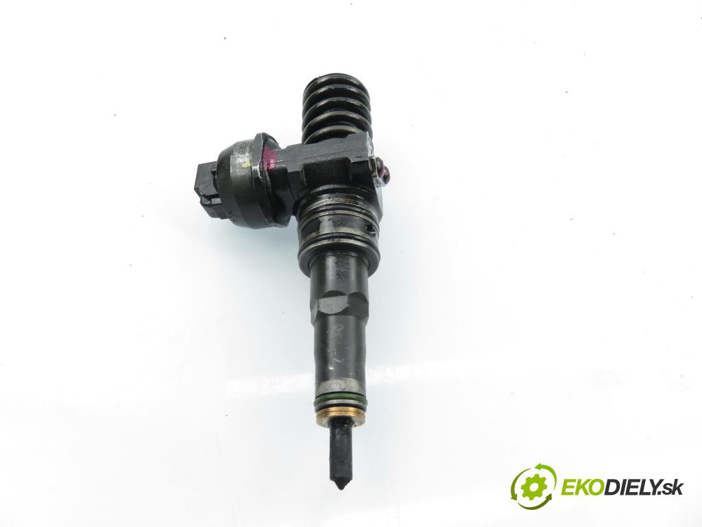 VW PASSAT B6 Variant (3C5) KOMBI 2006 103,00 2.0 TDI PD 8V 140 - BMP 1968,00 Vstrekovač 038130073AN ; 0414720209 (Vstrekovač paliva)