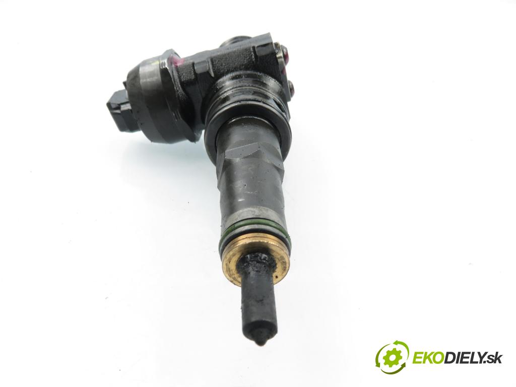 VW PASSAT B6 Variant (3C5) KOMBI 2006 103,00 2.0 TDI PD 8V 140 - BMP 1968,00 Vstrekovač 038130073AN ; 0414720209 (Vstrekovač paliva)
