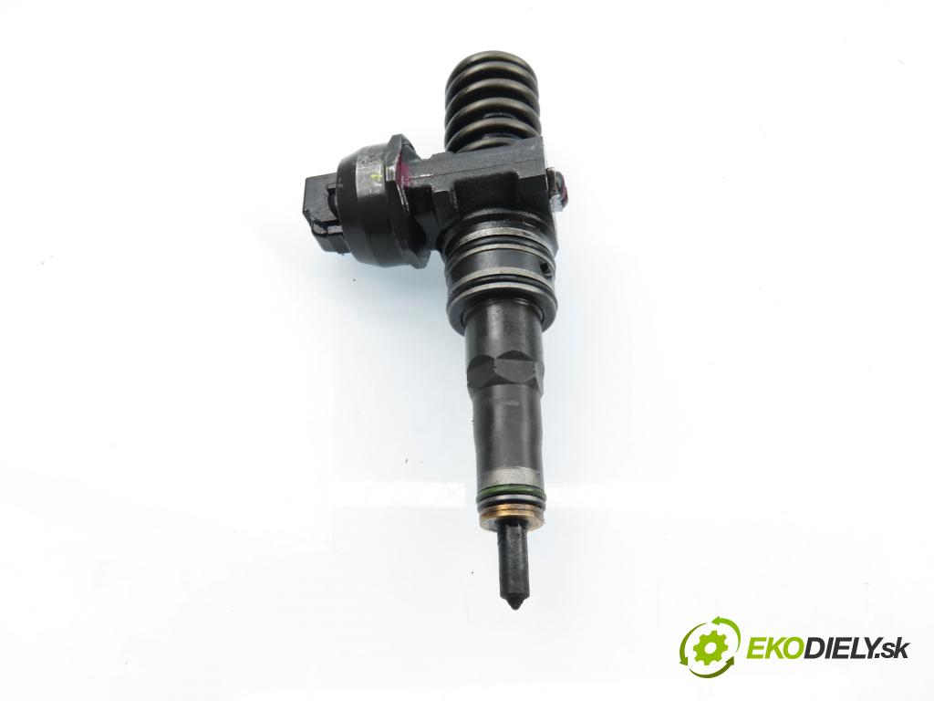 VW PASSAT B6 Variant (3C5) KOMBI 2006 103,00 2.0 TDI PD 8V 140 - BMP 1968,00 Vstrekovač 038130073AN ; 0414720209 (Vstrekovač paliva)