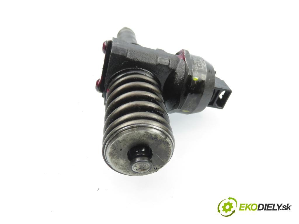 VW PASSAT B6 Variant (3C5) KOMBI 2006 103,00 2.0 TDI PD 8V 140 - BMP 1968,00 Vstrekovač 038130073AN ; 0414720209 (Vstrekovač paliva)