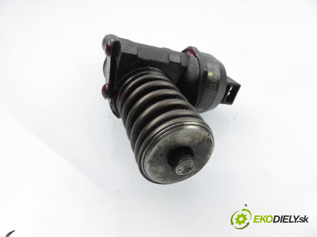 VW PASSAT B6 Variant (3C5) KOMBI 2006 103,00 2.0 TDI PD 8V 140 - BMP 1968,00 Vstrekovač 038130073AN ; 0414720209 (Vstrekovač paliva)