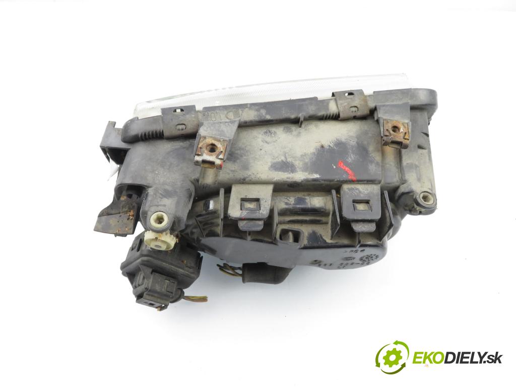 AUDI A3 (8L1) HB 2001 110,00 1.8 T - AGU 1781,00 Svetlo LP