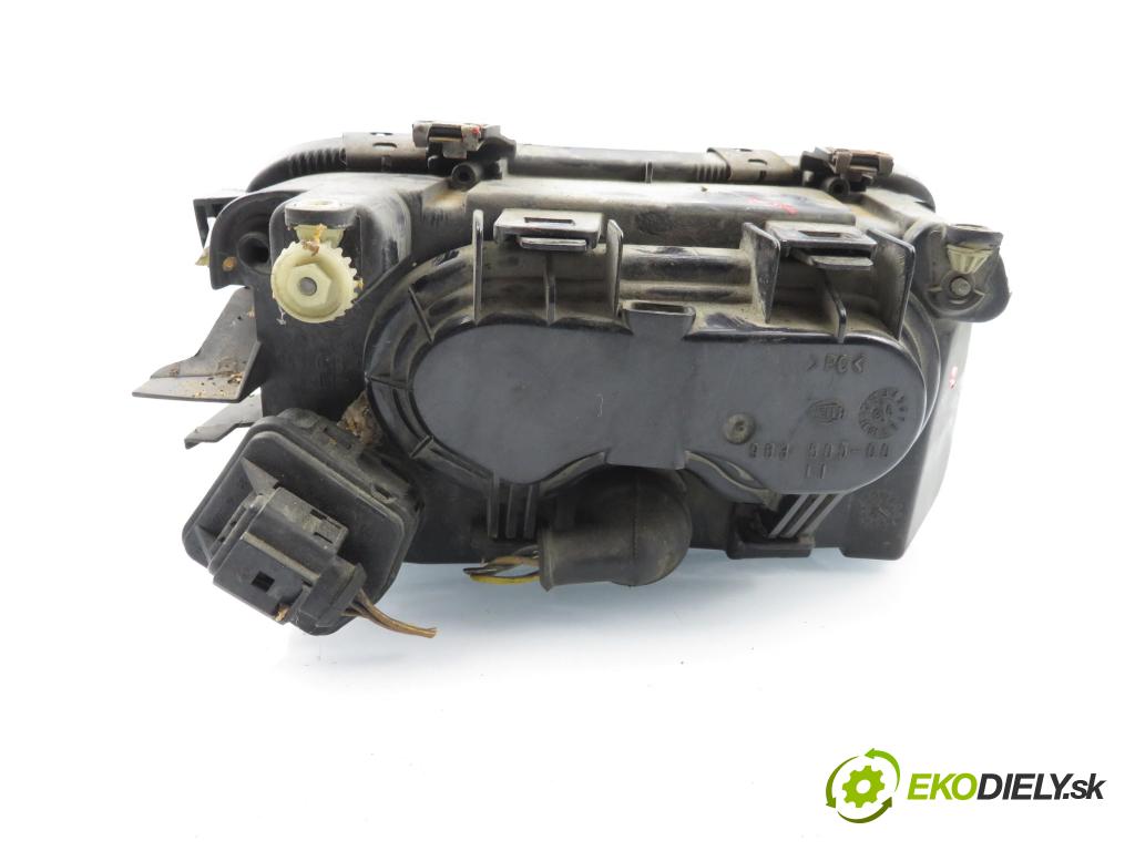 AUDI A3 (8L1) HB 2001 110,00 1.8 T - AGU 1781,00 Svetlo LP