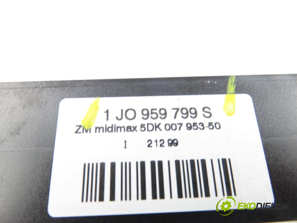 VW PASSAT B5 Variant (3B5) KOMBI 1999 74,00 1.6 - AHL 1595,00 MODUL komfortu 1J0959799S