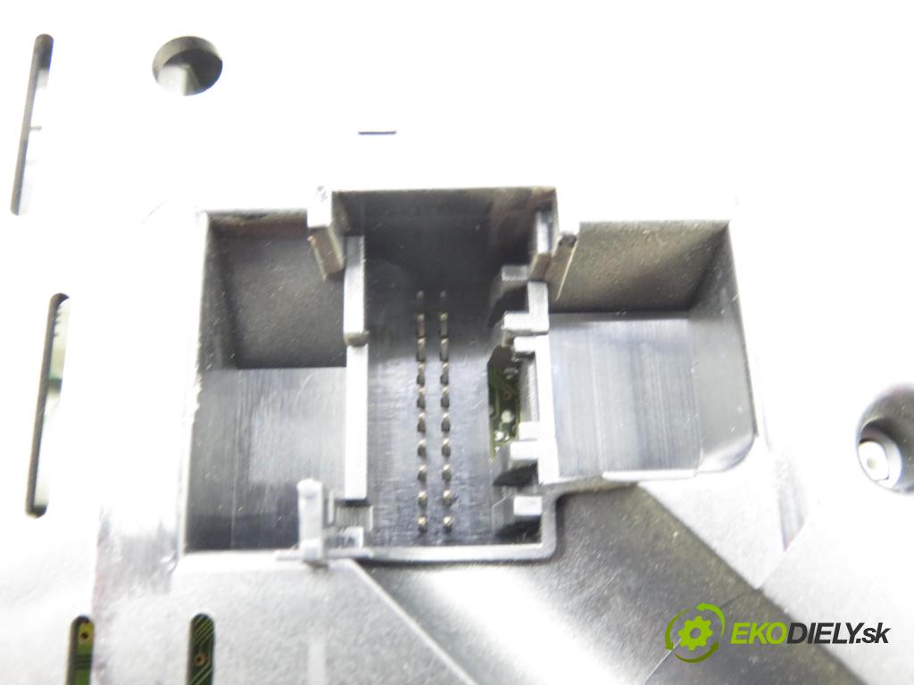 AUDI A3 (8L1) HB 2001 110,00 1.8 T - AGU 1781,00 Prístrojovka elektrický 8L0919880E ; 110008895002