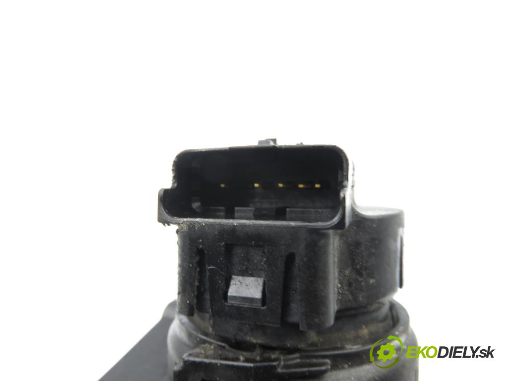 PEUGEOT EXPERT Skrzynia (VF3A_, VF3U_, VF3X_) FURGON 2008 66,00 1.6 HDi 90 16V - 9HU (DV6UTED4) 1560,00 Škrtiaca klapka 25365223 ; 25365222 (Škrtiaca klapka)