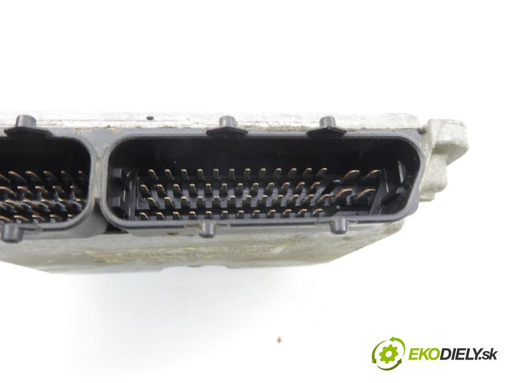 AUDI A3 (8L1) HB 2001 110,00 1.8 T - AGU 1781,00 Riadiaca jednotka Motor 06A906018AQ ; 0261204678