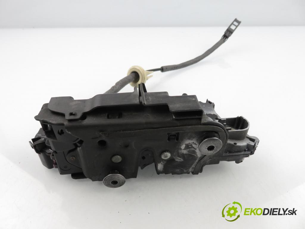 VW GOLF VII (5G1, BQ1, BE1, BE2) HB 2014 77,00 1.6 TDI - CLHA 1598,00 zámok B5A5TB837015A ; 5TB837015A