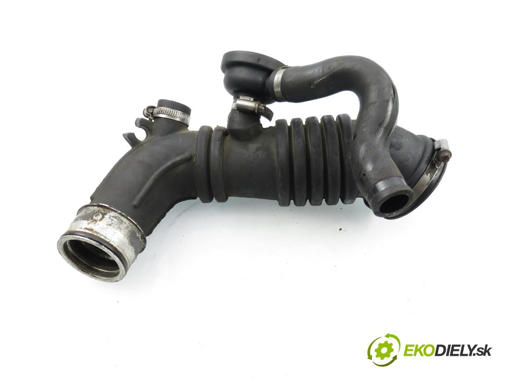 AUDI A3 (8L1) HB 2001 110,00 1.8 T - AGU 1781,00 Rúra prívodu vzduchu 06A133356B