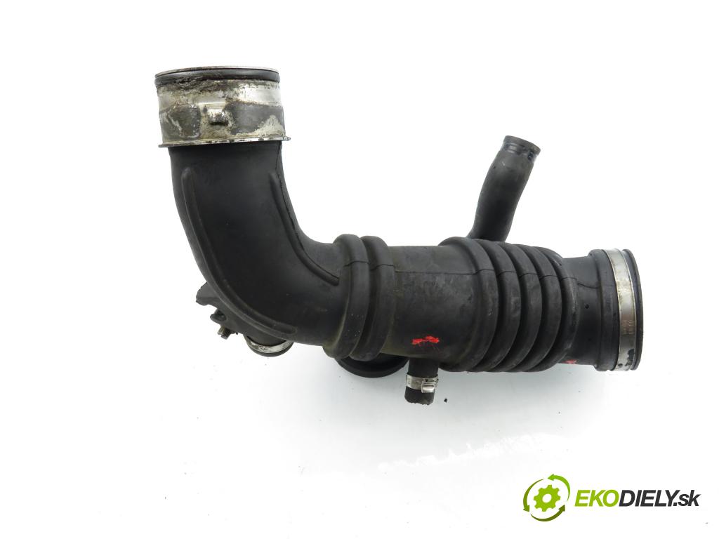 AUDI A3 (8L1) HB 2001 110,00 1.8 T - AGU 1781,00 Rúra prívodu vzduchu 06A133356B