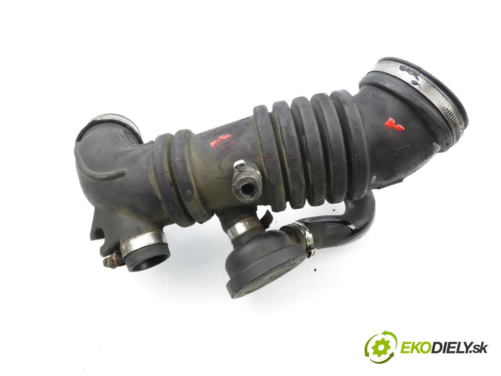 AUDI A3 (8L1) HB 2001 110,00 1.8 T - AGU 1781,00 Rúra prívodu vzduchu 06A133356B