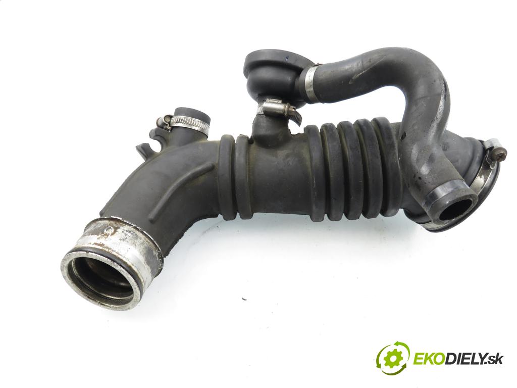 AUDI A3 (8L1) HB 2001 110,00 1.8 T - AGU 1781,00 Rúra prívodu vzduchu 06A133356B