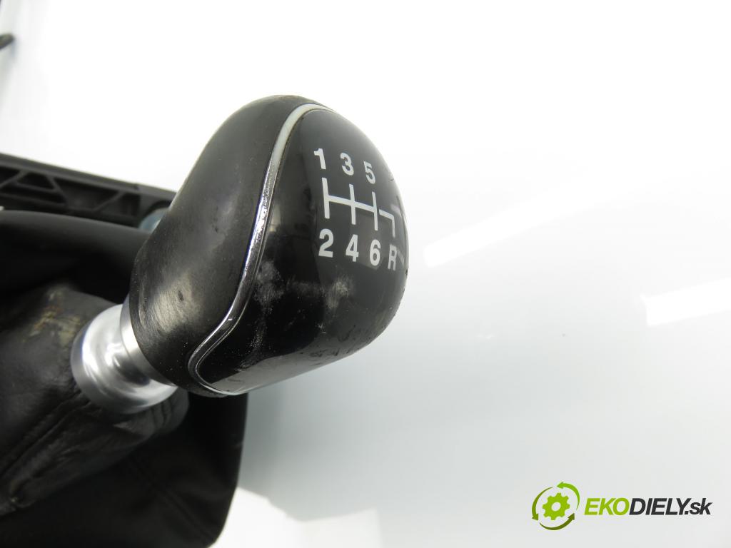 FORD S-MAX (WA6) MINIVAN 2014 147,00 2.2 TDCi - KNWA 2179,00 ZVEDÁK: