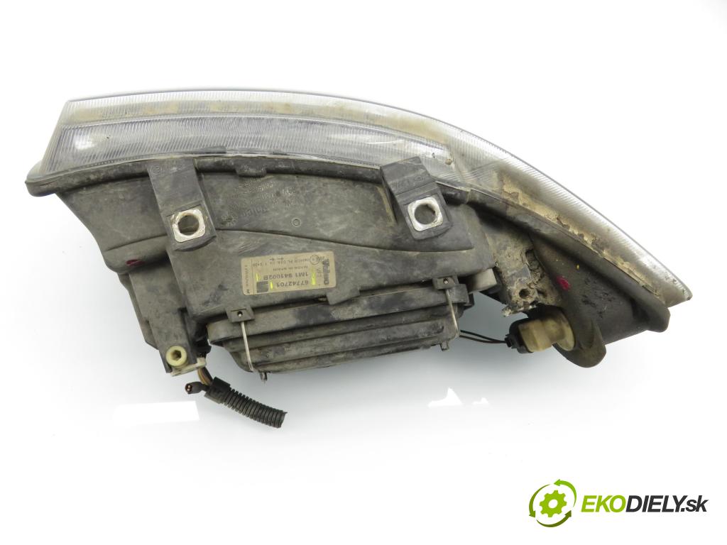 SEAT TOLEDO II (1M2) SEDAN 2001 74,00 1.6 - AKL 1595,00 světlo PP 1M1941002B ; 67742701