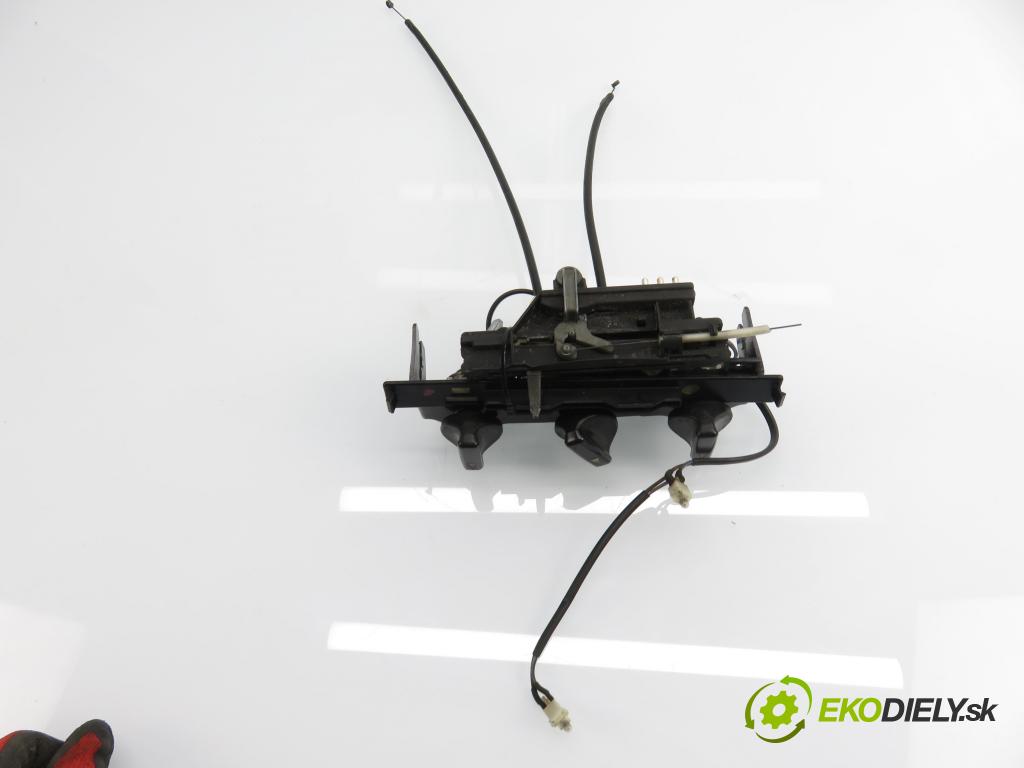 MERCEDES-BENZ 190 (W201) SEDAN 1984 54,00 190 D (201.122) - OM 601.921 2197,00 Panel kúrenia