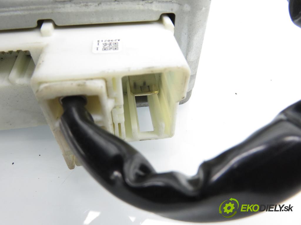 TOYOTA YARIS (_P1_) HB 2004 64,00 1.3 (SCP12_) - 2SZ-FE 1298,00 serv/podporovanie elektrické 896500D030 ; 99509000 ; 1608000161