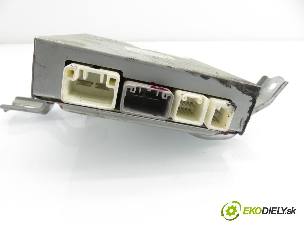 TOYOTA YARIS (_P1_) HB 2002 64,00 1.3 (SCP12_) - 2SZ-FE 1298,00 Riadiaca jednotka servočerpadlo 896500D011 ; 99118208 ; 1129000340 (Riadiaca jednotka)