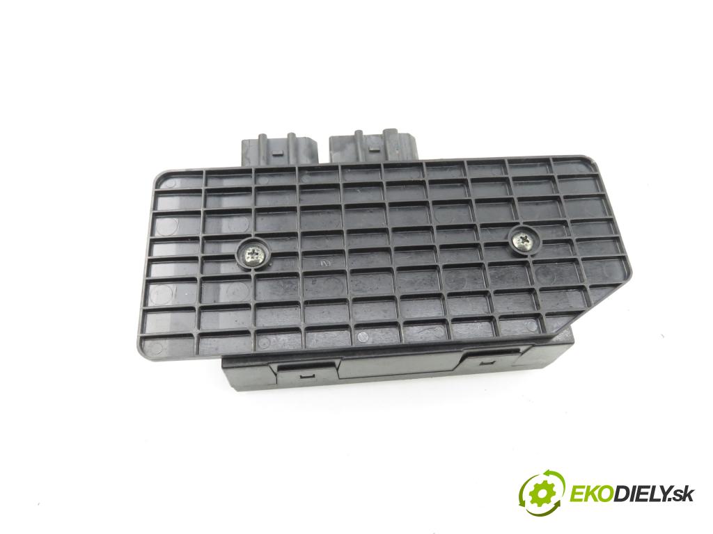 VW PASSAT B5.5 Variant (3B6) KOMBI 2001 96,00 1.9 TDI - AVF 1896,00 MODUL komfortu 1C0959799B ; 5DK00821400