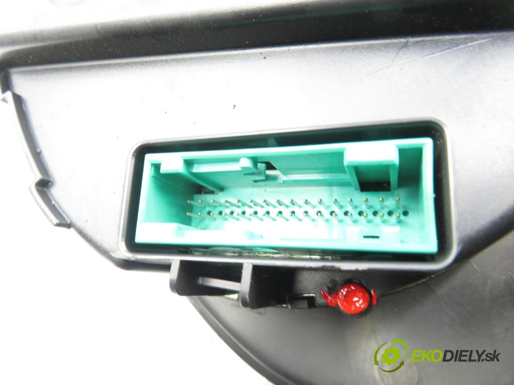 VW PASSAT B5.5 Variant (3B6) KOMBI 2001 96,00 1.9 TDI PD 130 - AVF 1896,00 Prístrojovka elektrický 3B0920826A