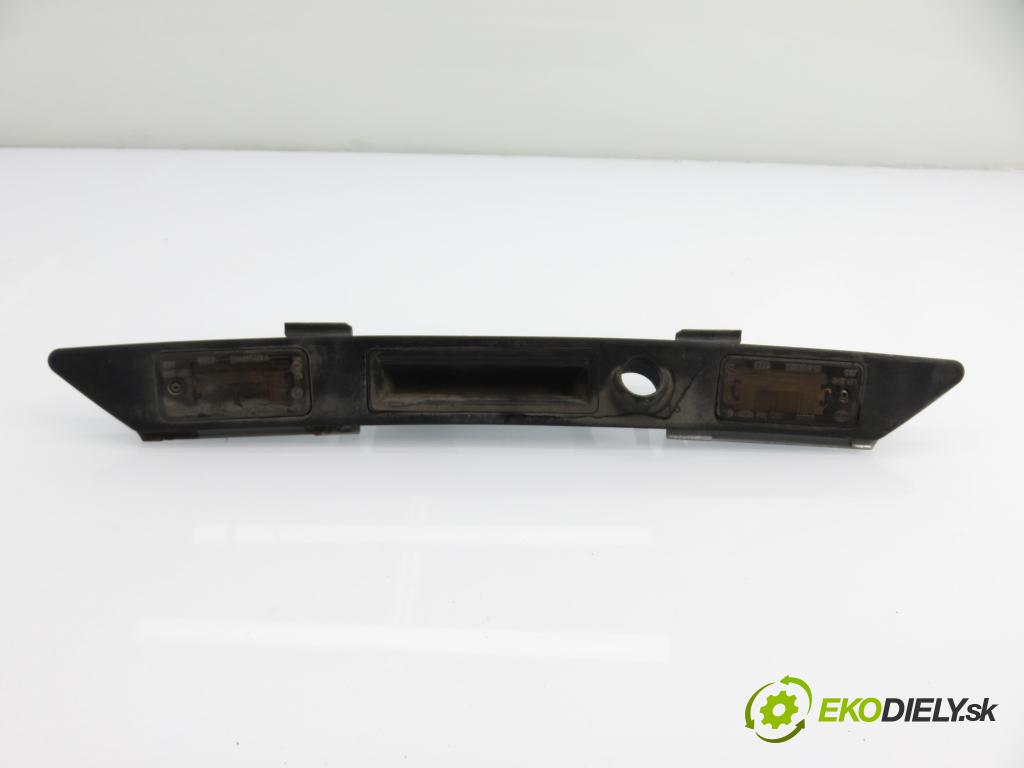 AUDI A4 Avant (8E5, B6) KOMBI 2003 96,00 1.9 TDI quattro - AVF 1896,00 zadní část - čelo dveří kufr 8E0827657E ; 8E0827657D