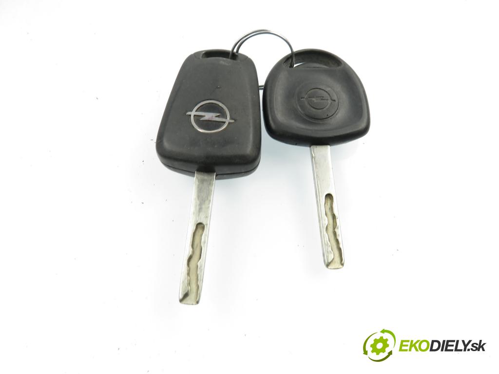 OPEL COMBO Nadwozie pełne/minivan KOMBIVAN 2008 55,00 1.3 CDTI 16V - Z 13 DTJ 1248,00 spinačka 90589313 ; 90589389 ; 24413106 (Spínacia skrinka)