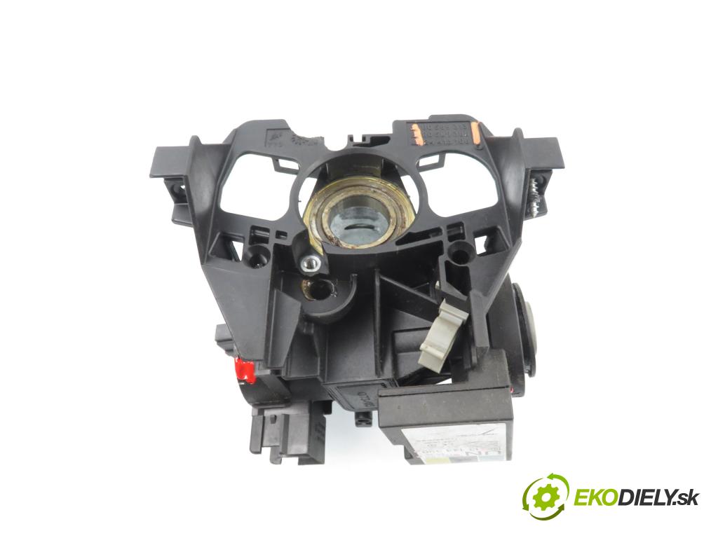OPEL COMBO Nadwozie pełne/minivan KOMBIVAN 2008 55,00 1.3 CDTI 16V - Z 13 DTJ 1248,00 spinačka 90589313 ; 90589389 ; 24413106 (Spínacia skrinka)