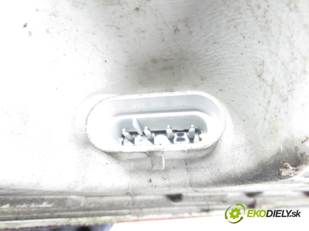 SKODA SUPERB II (3T4) SEDAN 2014 103,00 2.0 TDI 16V - CFFB 1968,00 Svetlo pravé zadné 3T5945096A