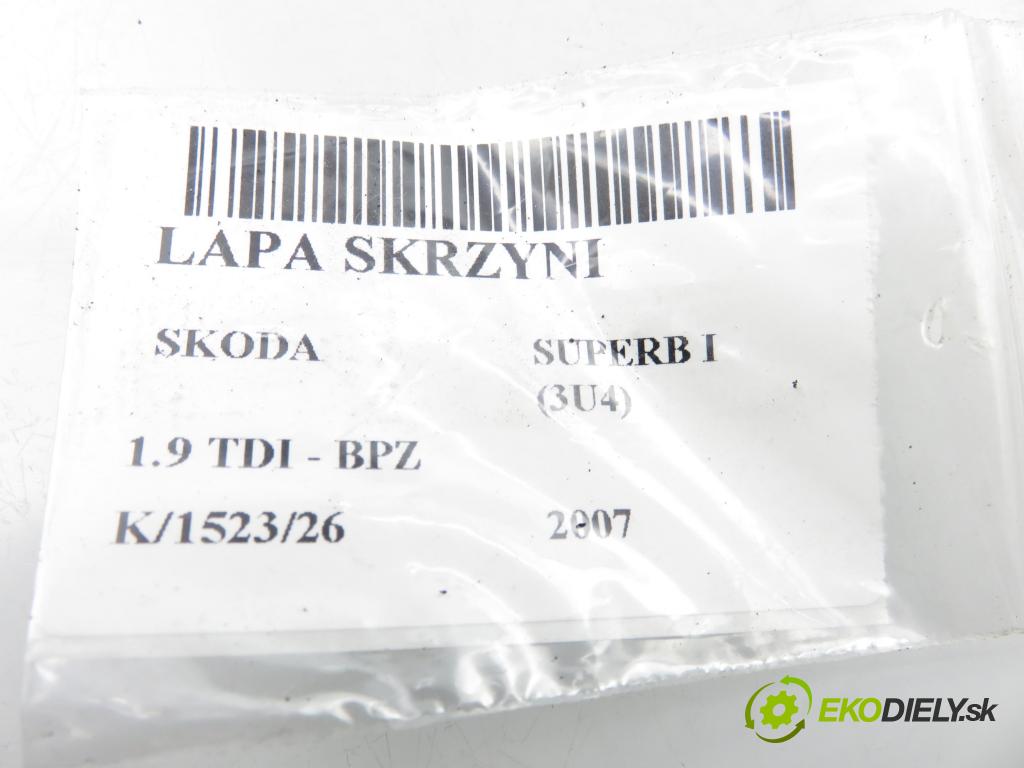 SKODA SUPERB I (3U4) SEDAN 2007 85,00 1.9 TDI - BPZ 1896,00 uchycení převodovky 8D0399114S