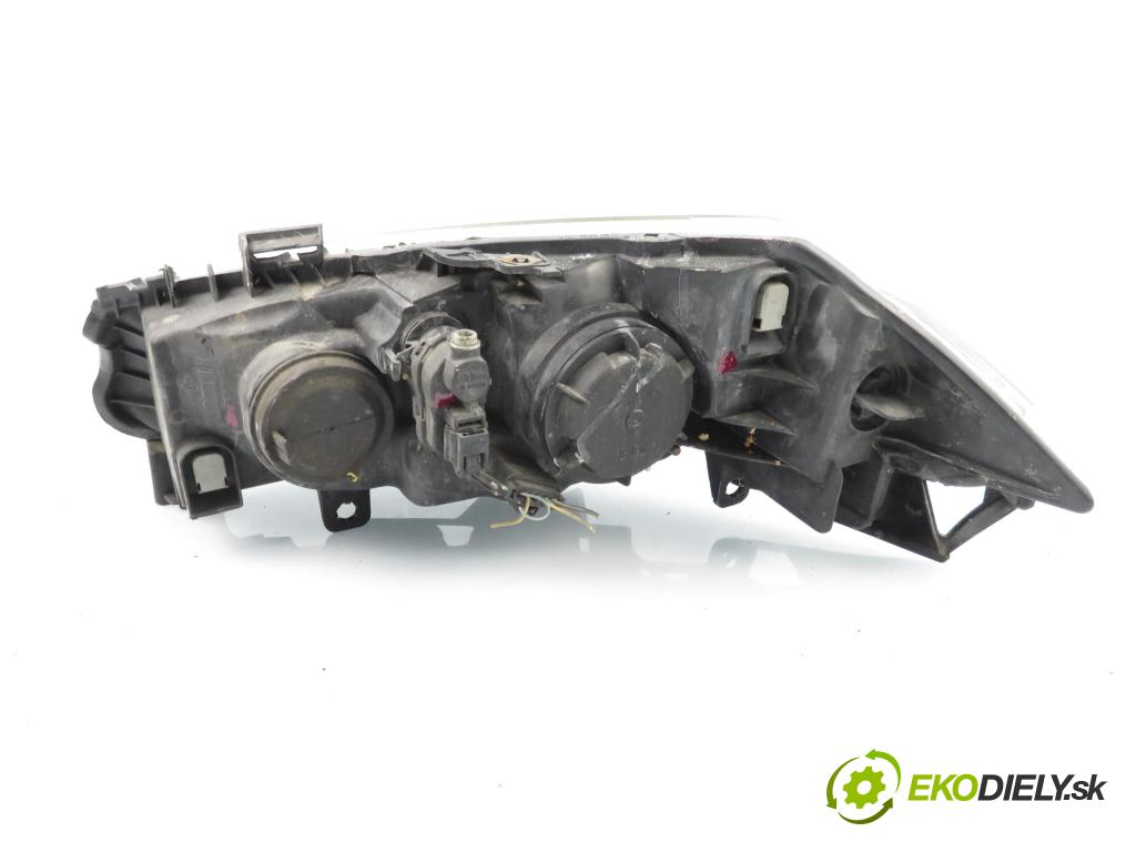 RENAULT MEGANE II Kombi (KM0/1_) KOMBI 2005 75,00 1.6 16V - K4M 768 1598,00 světlo PP 8200476431 ; 89307003