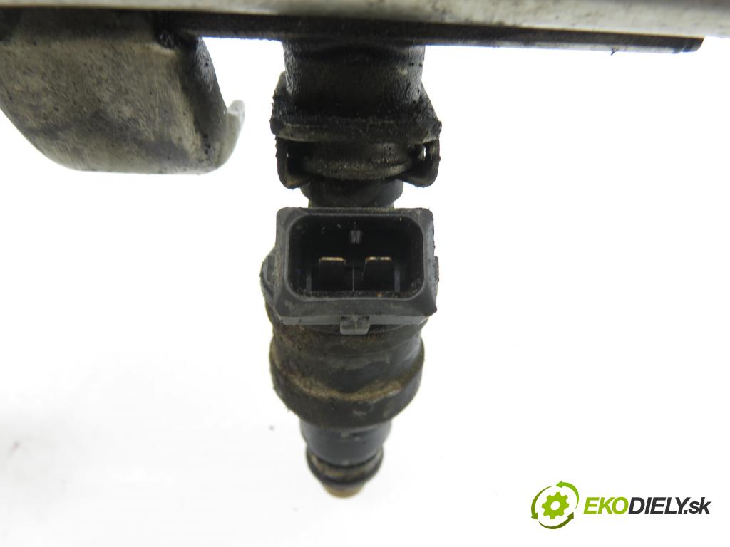 AUDI A3 (8L1) HB 2001 110,00 1.8 T - AGU 1781,00 Lišta vstrekovacia 06A133681B ; 0280150464 ; 06A906031 (Vstrekovacia lišta)