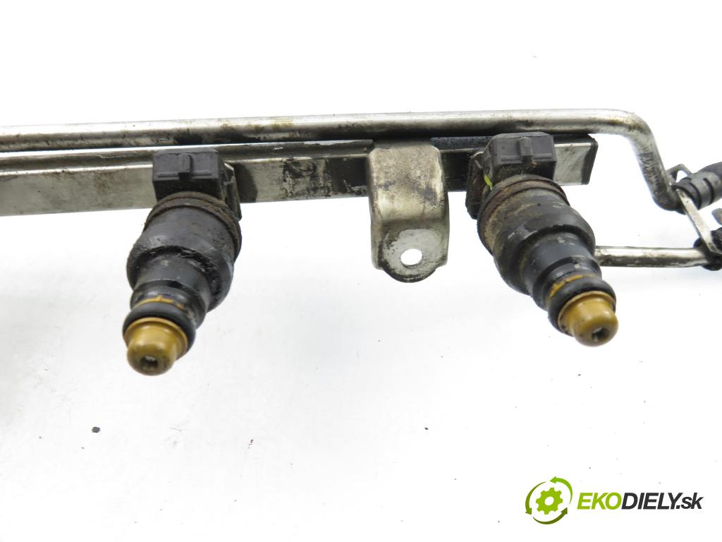 AUDI A3 (8L1) HB 2001 110,00 1.8 T - AGU 1781,00 Lišta vstrekovacia 06A133681B ; 0280150464 ; 06A906031 (Vstrekovacia lišta)