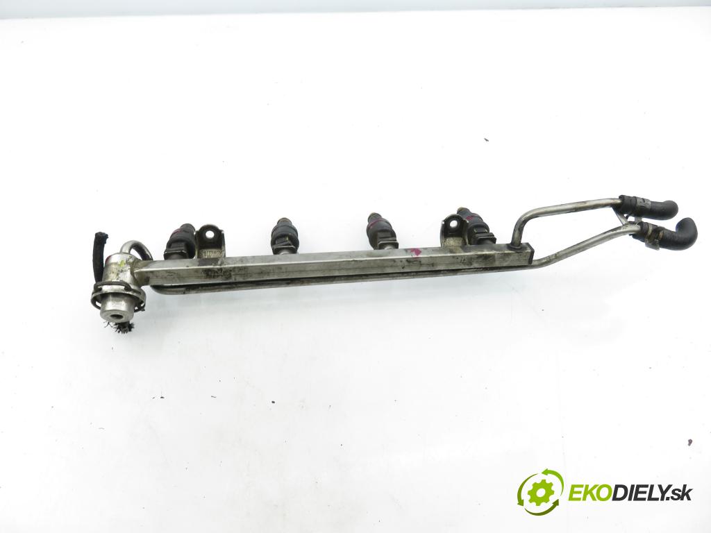 AUDI A3 (8L1) HB 2001 110,00 1.8 T - AGU 1781,00 Lišta vstrekovacia 06A133681B ; 0280150464 ; 06A906031 (Vstrekovacia lišta)
