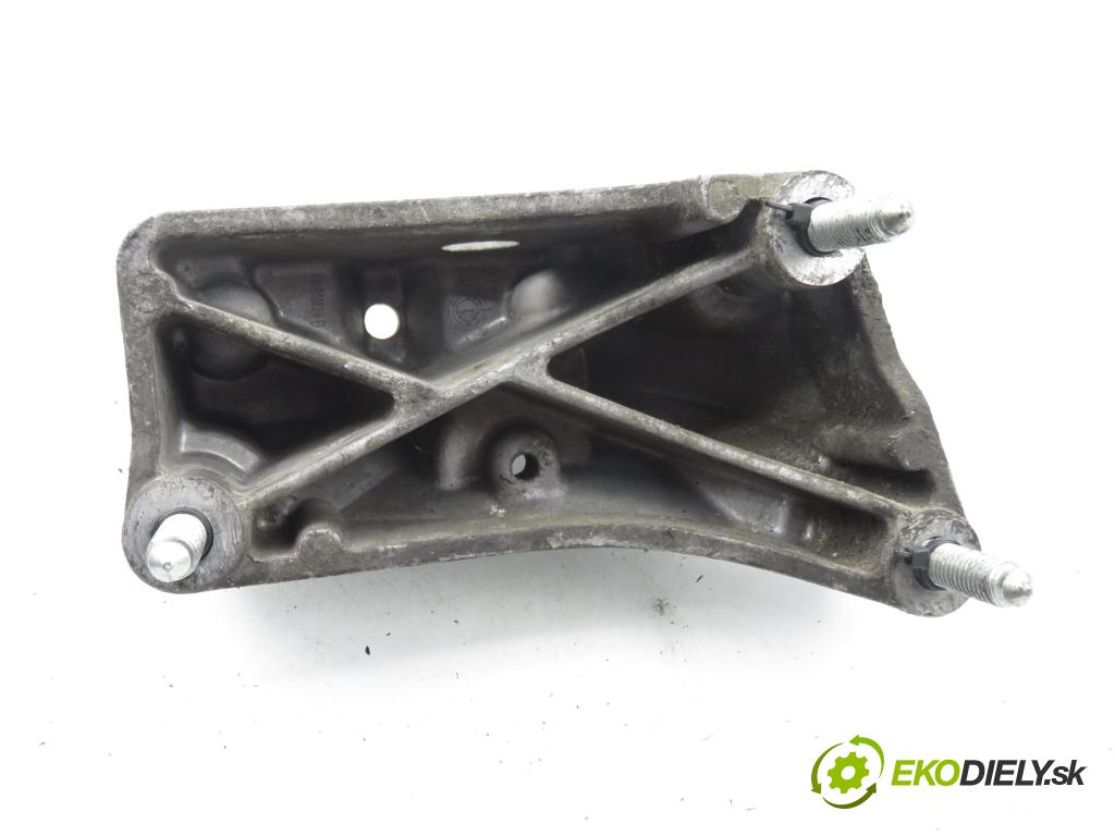VW GOLF IV (1J1) HB 2002 74,00 1.9 TDI 4motion - ATD 1896,00 Uchytenie prevodovky 1J0199117AK