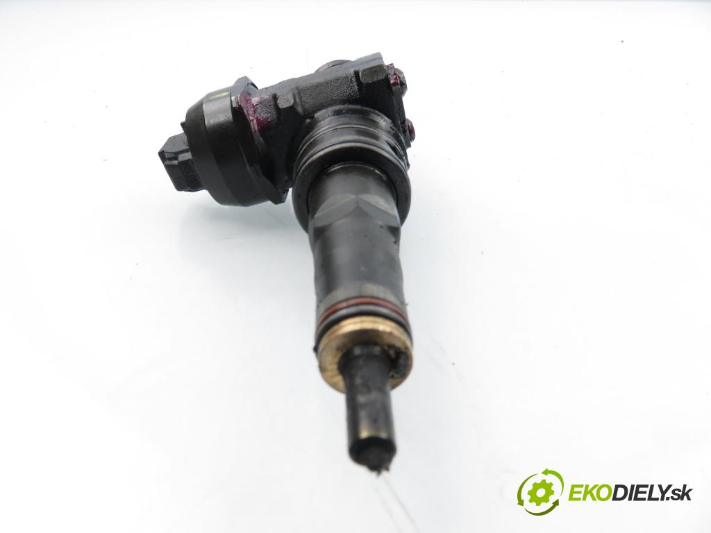 AUDI A4 Avant (8E5, B6) KOMBI 2004 96,00 1.9 TDI - AVF 1896,00 vstříkovač 038130073BA ; 0414720216 (Vstřikovač paliva)