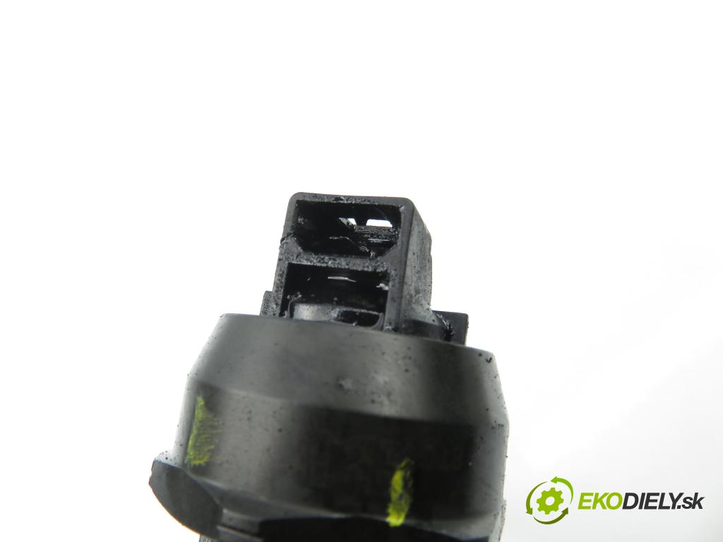 AUDI A4 Avant (8E5, B6) KOMBI 2004 96,00 1.9 TDI - AVF 1896,00 vstříkovač 038130073BA ; 0414720216 (Vstřikovač paliva)