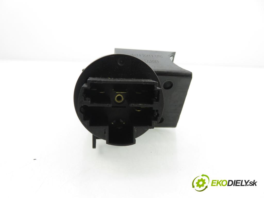 FIAT PANDA (169_) HB 2008 44,00 1.2 60 - 188 A4.000 1242,00 spínačka 61027500 ; 00468453610 (Spínací skříňka)