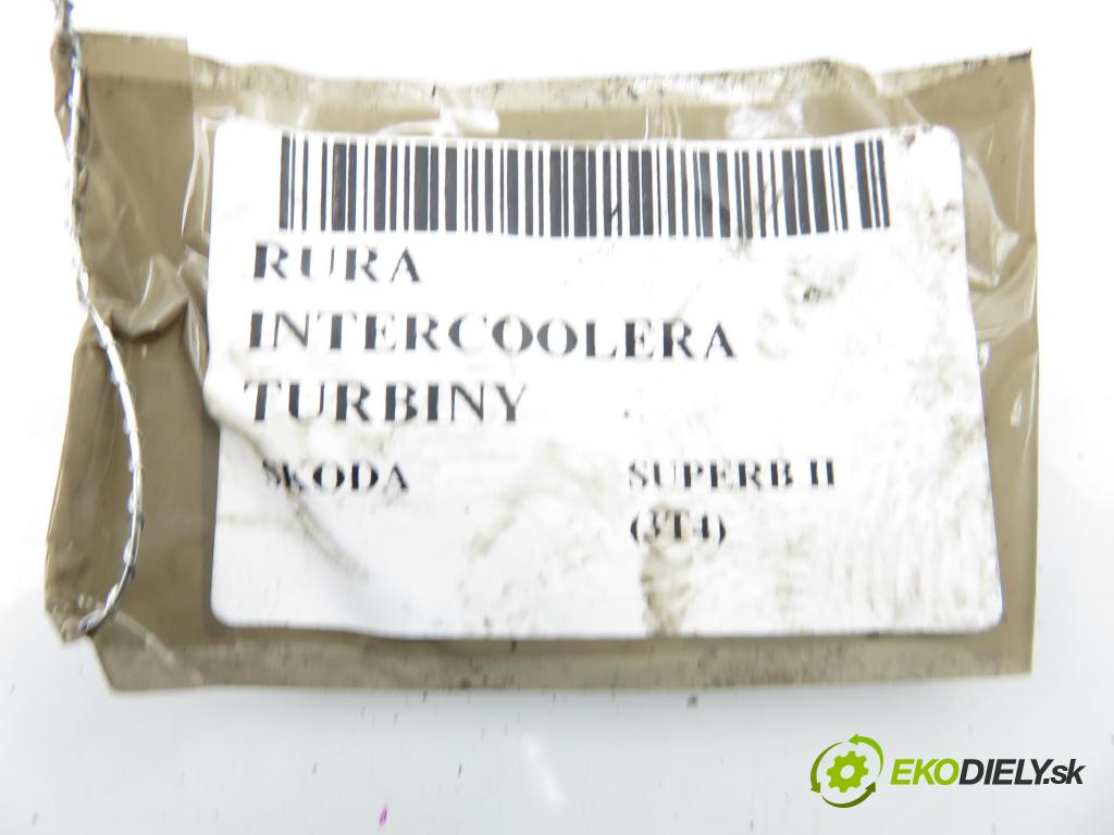SKODA SUPERB II (3T4) SEDAN 2014 103,00 2.0 TDI 16V - CFFB 1968,00 Rúra intercoolera turba 5N0145840G ; 1K0145832AQ